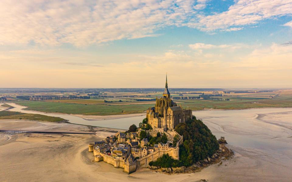 Survol en helico mont saint michel