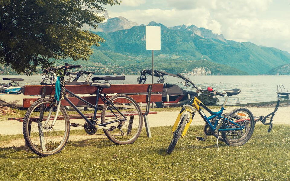 que faire a annecy lac velo